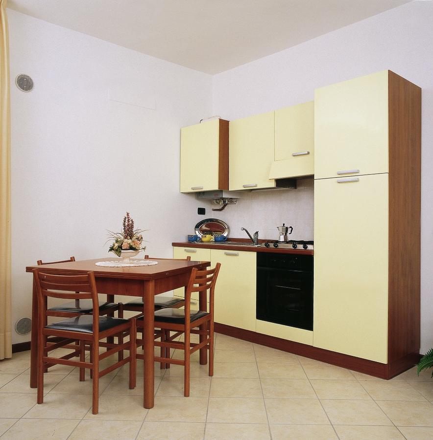Residence Vittoria Alba Adriatica Esterno foto
